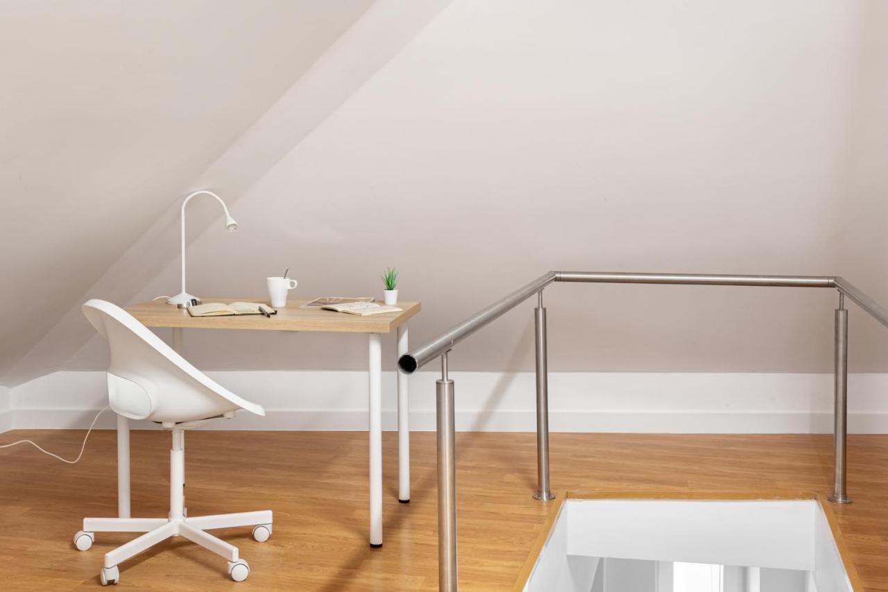 Altido Elegant Apartments Moments From Carmo Convent, In Bairro Alto Lisbon Bagian luar foto