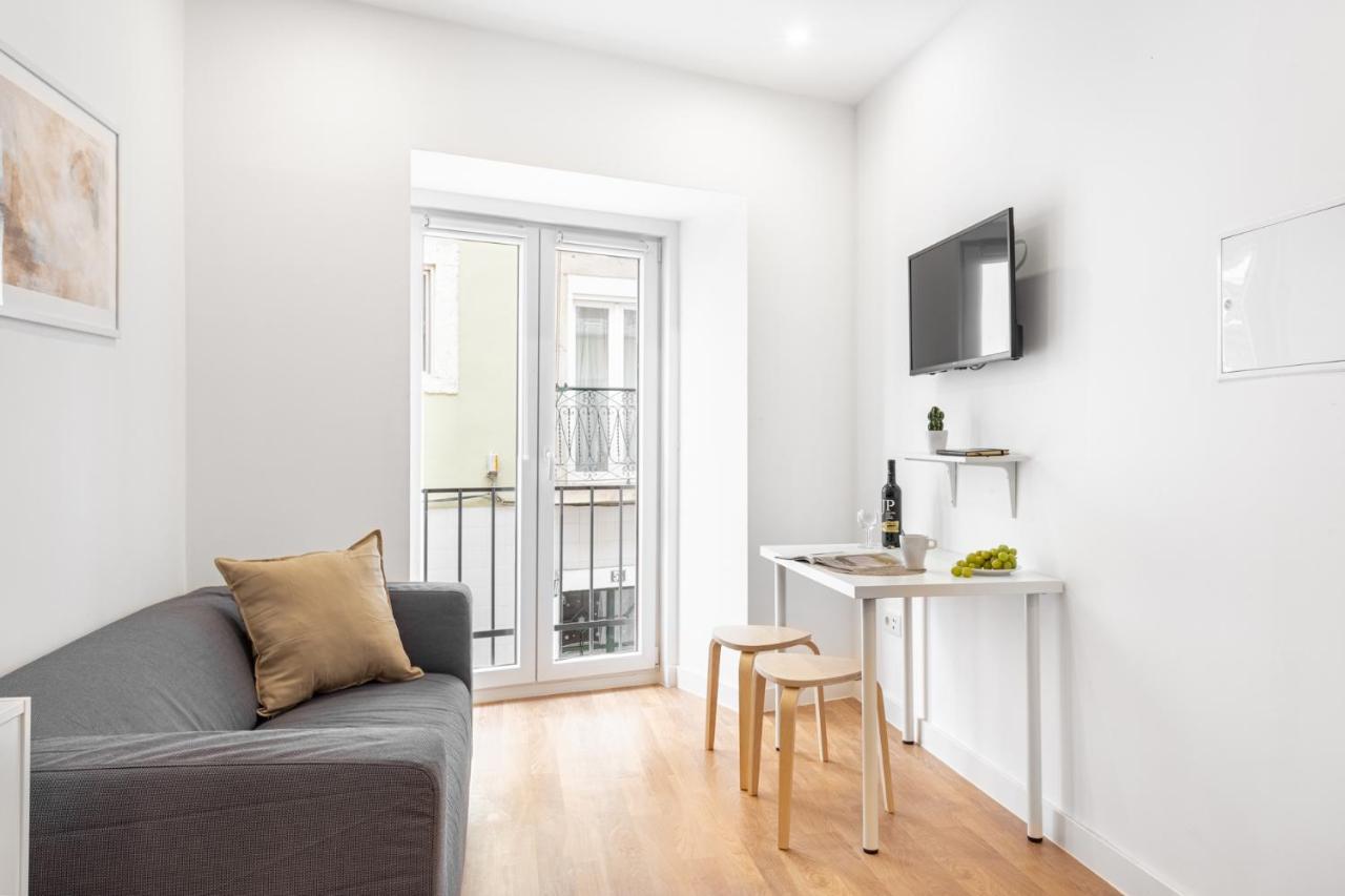 Altido Elegant Apartments Moments From Carmo Convent, In Bairro Alto Lisbon Bagian luar foto